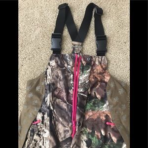 •WO• MOSSY OAK CABELAS HERTER CAMO BIBS